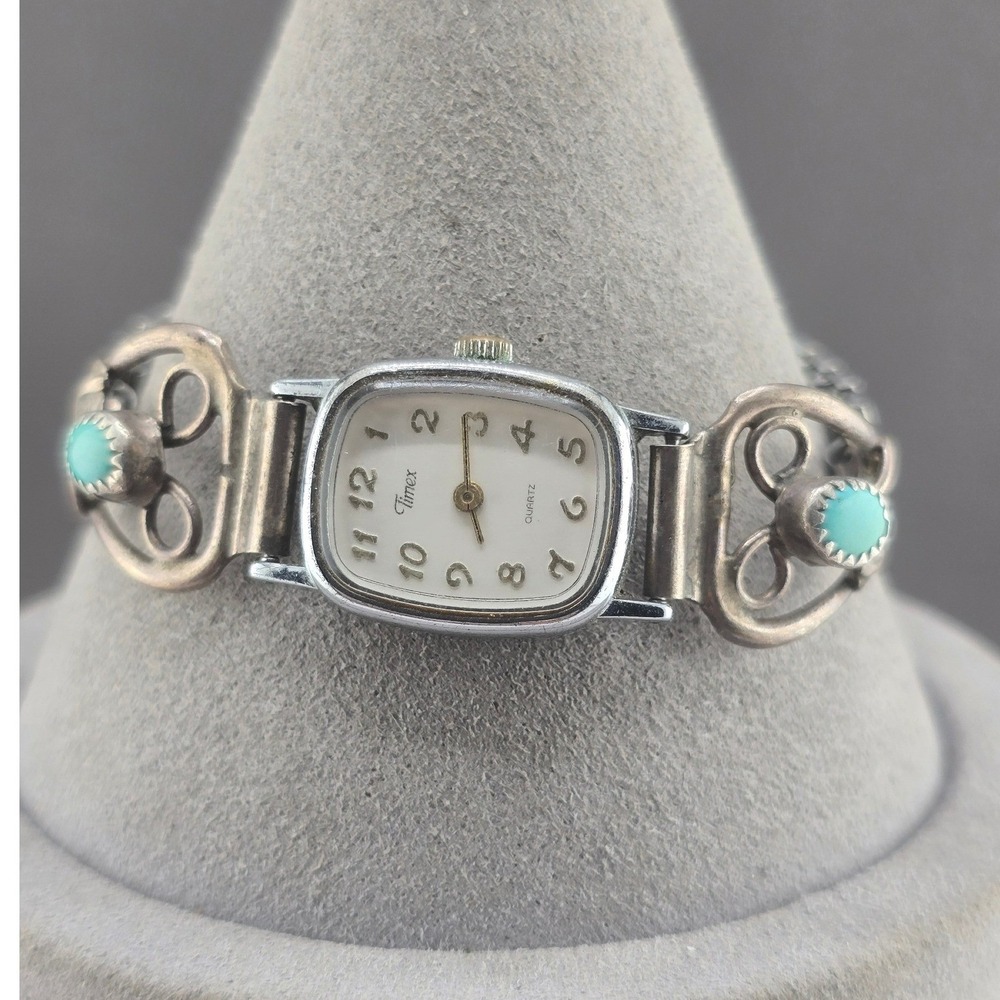 Vintage Timex Watch Silver Tone Leaf Tips Detail Expansion Band UNTESTED